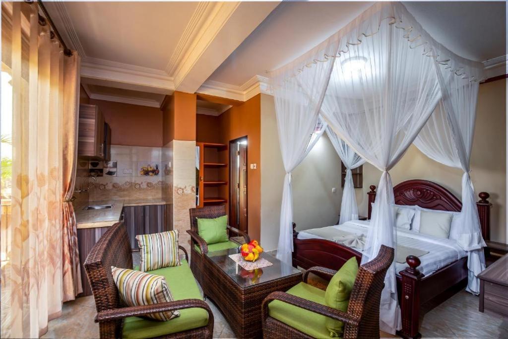 Keba Xpress Hotel - 엔테베 외부 사진