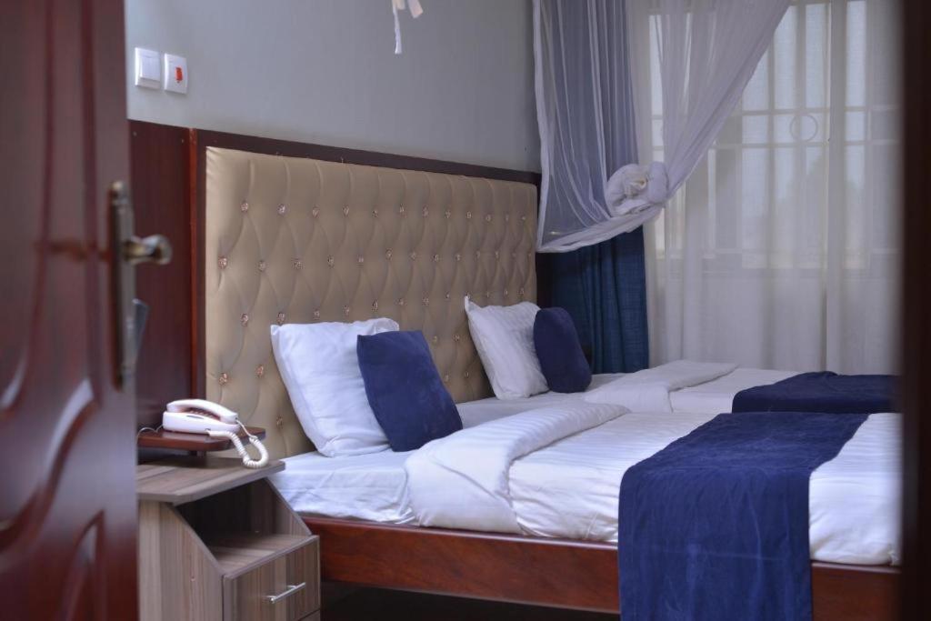Keba Xpress Hotel - 엔테베 외부 사진