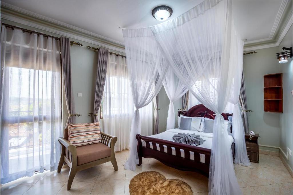 Keba Xpress Hotel - 엔테베 외부 사진