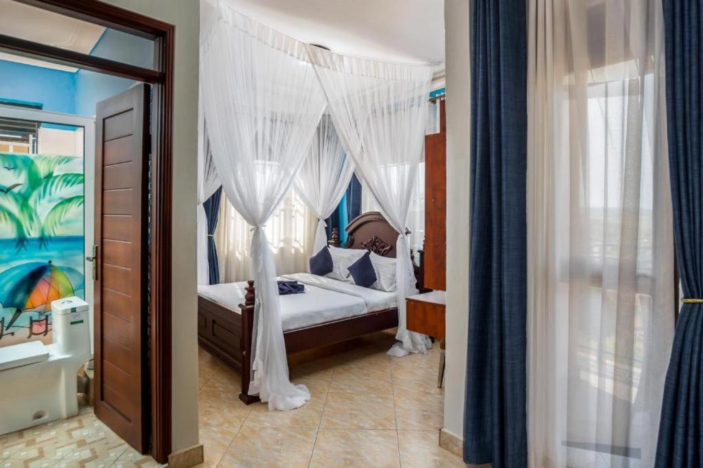 Keba Xpress Hotel - 엔테베 외부 사진